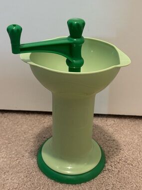 Green Sprouts Fresh Baby Food Mill Food Chopper Grinder